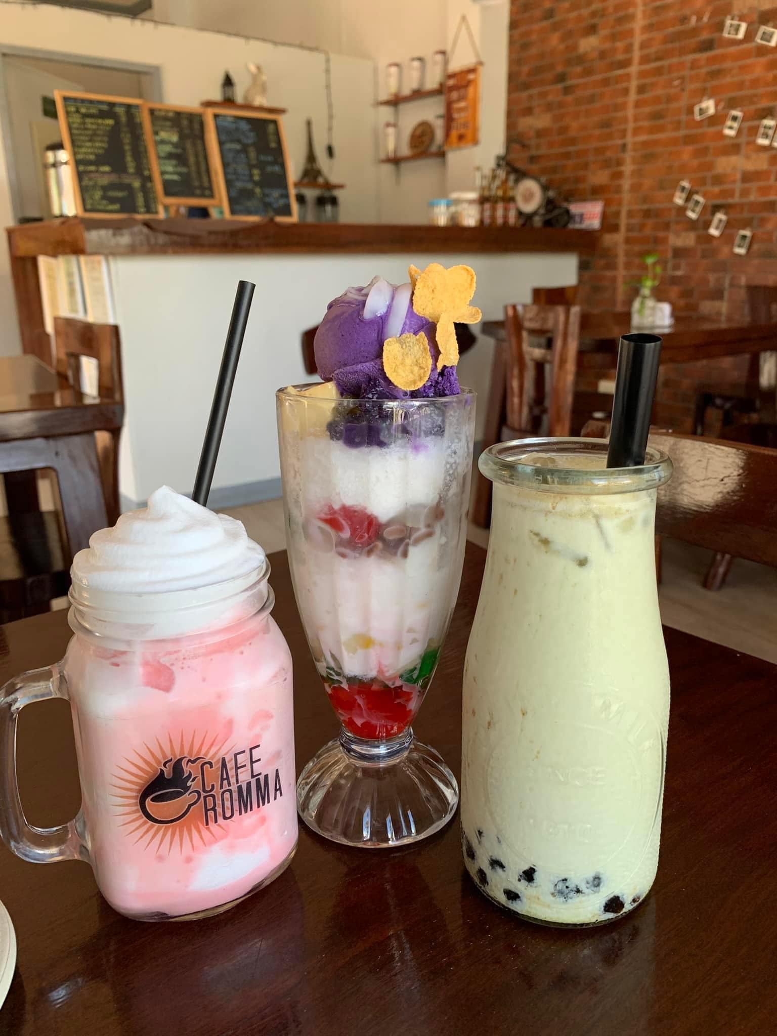 <b class="font-bara"><i class="bi bi-geo-fill h4"></i> CAFE ROMMA</b> <br/>Experience and have an instagrammable atmosphere here at Cafe Romma while indulging in their mouthwatering foods, hot and cold drinks in budget worthy prices.